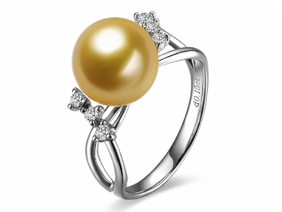 Maoline South Sea Pearl and Diamond Ring